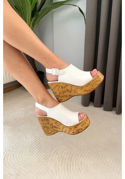 Preshley Kadın Pure Beyaz 10 Cm Dolgulu Yazılı Mantar Taban Ayakkabı
