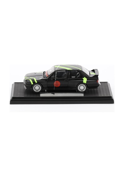 1:24 Ölçek Sesli Işıklı 4 Kapısı Kaput Ve Bagajı Açılan Stantlı Model Araç E30 Siyah