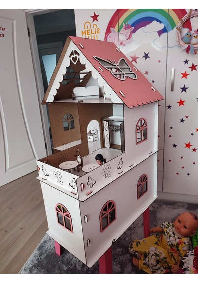 Ahşap Oyun Evi Kelebek Çatılı