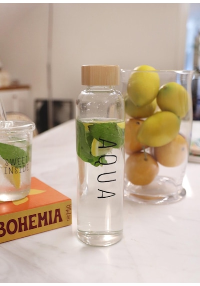 The Mia Bambu Kapaklı Borosilikat Cam Su Şişesi 600 Ml