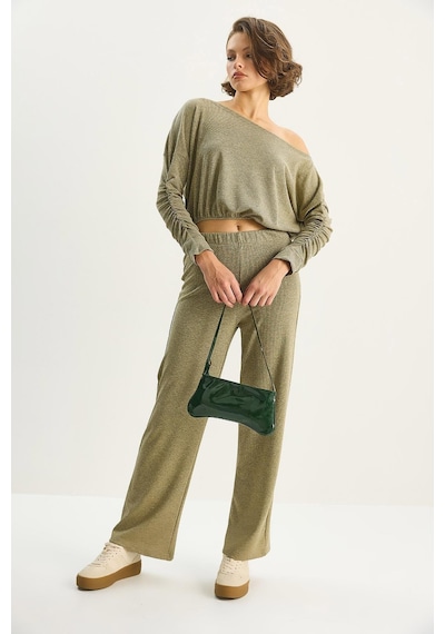 Shade Kadın Kayık Yaka Beli Lastikli Bluz Bol Pantolonlu Simli Alt-üst Takım 60283617 - Çağla Yeşili Shade Kadın Kayık Yaka Beli Lastikli Bluz Bol Pantolonlu Simli Alt-üst Takım 60283617 - Çağla Yeşili