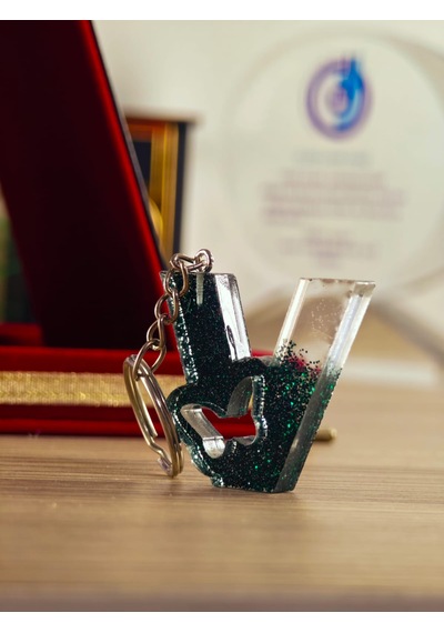 Harfli Anahtarlık Epoksi Kişiye Özel Yapım El Yapımı Harf Anahtarlık Kelebek Model Özel Tasarım Hediyelik Ürün Mağzamızda Tüm Harfler Mevcuttur. 1 Çok Renkli Harfli Anahtarlık Epoksi Kişiye Özel Yapım El Yapımı Harf Anahtarlık Kelebek Model Özel Tasarım Hediyelik Ürün Mağzamızda Tüm Harfler Mevcuttur. 1 Çok Renkli