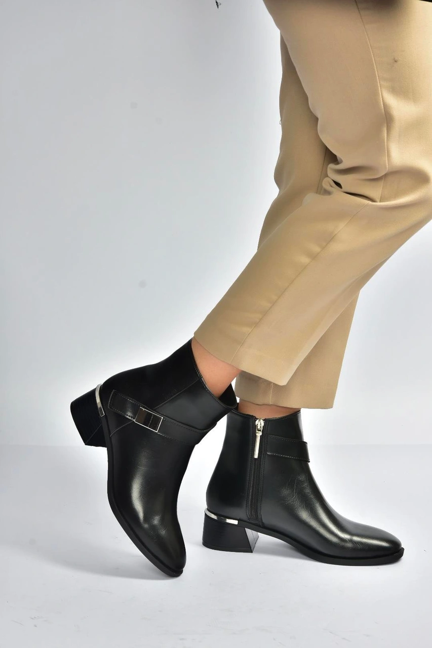 Fox Shoes V518047009 Siyah Kalın Alçak Topuklu Kadın Bot Siyah-Suni Deri