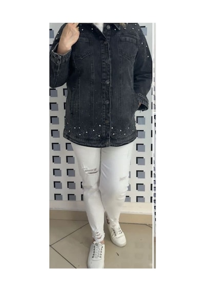 Büyük Beden Yakalı Taş Detaylı Cepli Kadın Denim Ceket Siyah