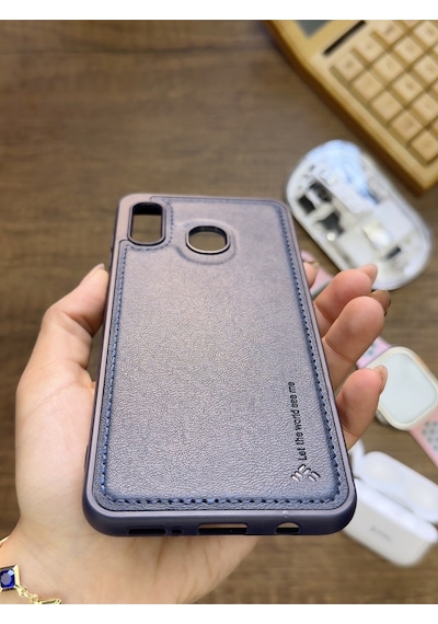 Samsung Galaxy A20 / A30 Uyumlu Premium Deri Dokulu Darbelere Karşı Dayanıklı Nazal Silikon Kılıf Lacivert Samsung Galaxy A20 / A30 Uyumlu Premium Deri Dokulu Darbelere Karşı Dayanıklı Nazal Silikon Kılıf Lacivert