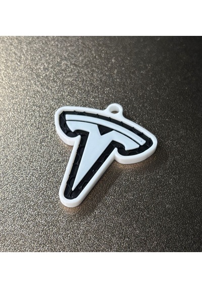 Markanıza Özel Petek Desenli Tesla Logolu 3d Anahtarlık