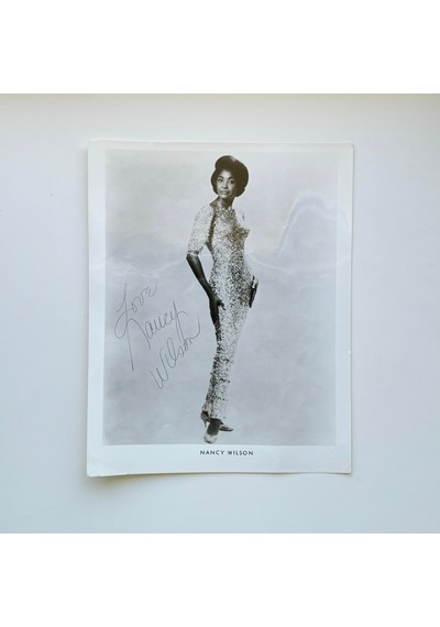 Nancy Wilson 21x26 Cm Boyutunda El İmzalı Fotoğraf Ömür Boyu Coa