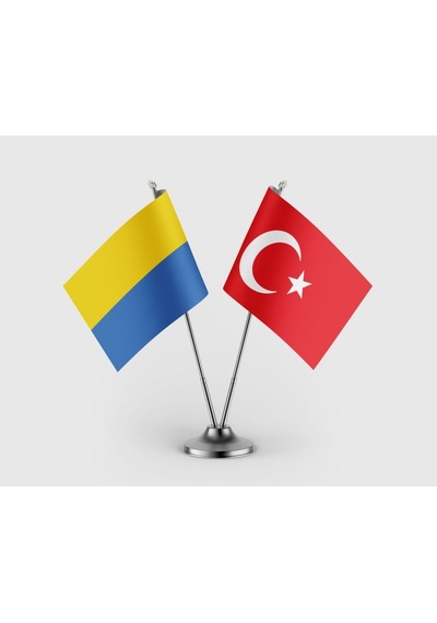 Ukrayna Bayrağı Ve Türk Bayrağı İkili Saten Masa Bayrağı Takımı Diğer