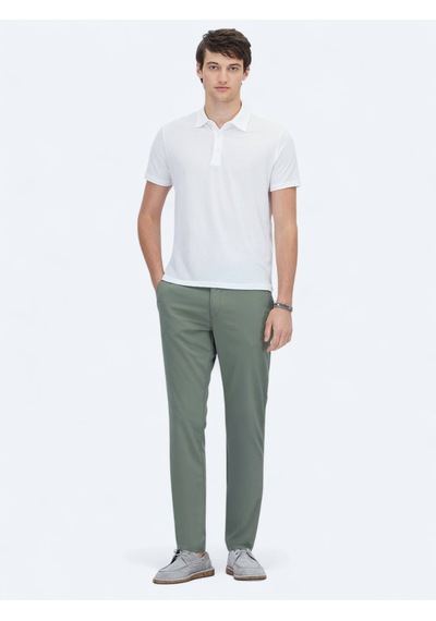 Kip Beyaz Desenli Polo Yaka T-shirt