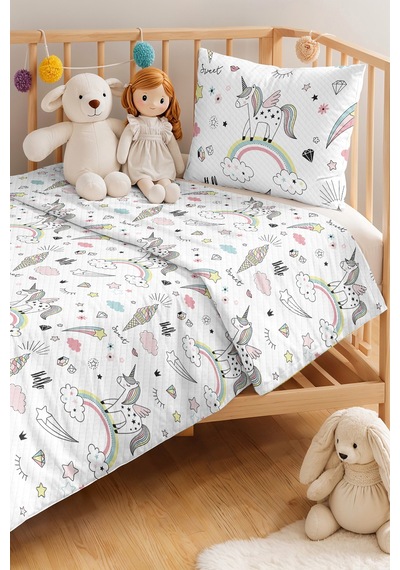 Evimde Bambaşka Unicorn Pastel Kız Çocuk Pike Takımı - Gökkuşağı Bulut Pembe Bebek Odası Yatak Örtüsü - 160x220  CM