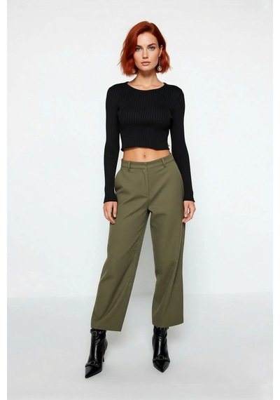 Ersefa Stil Modern Kadın Crop Standart Kol Bisiklet Yaka Kalp Aksesuarlı Siyah