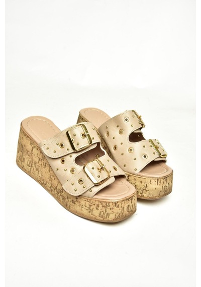 Fox Shoes U996753509 Bej Dolgu Topuklu Kadın Ayakkabı Bej-suni Deri
