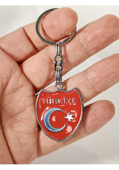 Türkiye Yazılı Ay Yıldız Figürlü Kırmızı Metal Anahtarlık Sade, Net Ve Güçlü Bir Duruş Çok Renkli