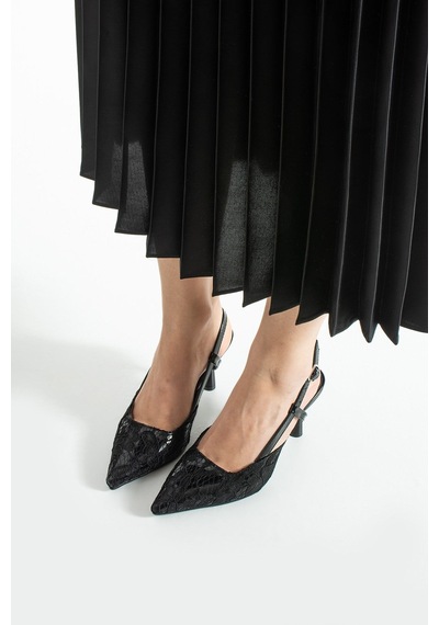 Lebibe Shoes Lısa Kadın Siyah Sivri Burun 7 Cm Topuklu Çiçek Dantel Desenli Rugan Slingback Ayakkabı