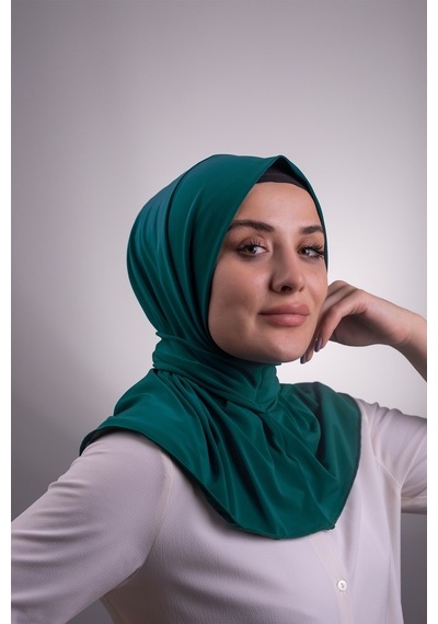 Hürrem Bone Zümrüt Pratik Hazır Geçmeli Tesettür Eşarp Sandy Kumaş Arkadan Çı Zümrüt