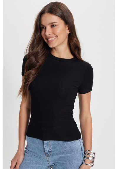 Tudors Kadın Slim Fit Dar Kesim Pamuklu Kısa Kollu Bisiklet Yaka Siyah Tişört-50715