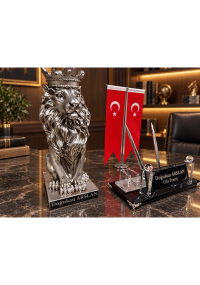 Kişiye Özel Çift Kalemli Kristal Masa İsimliği Türk Bayraklı Taçlı Aslan Figürlü 3 Parça Gri