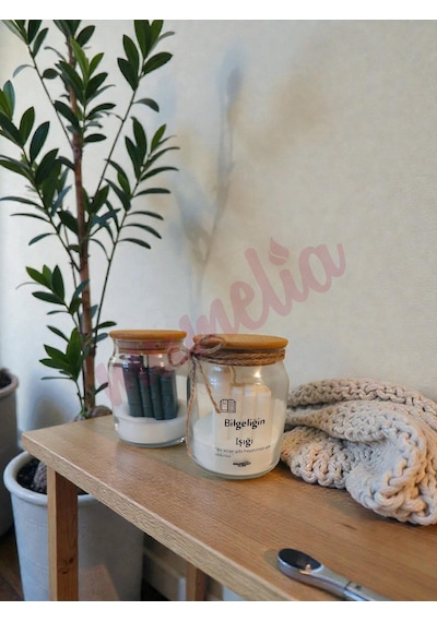 Mumelia Bilgeliğin Işığı Kitap Yığını - Doğal Soya Cam Kavanoz Dekoratif Mum .