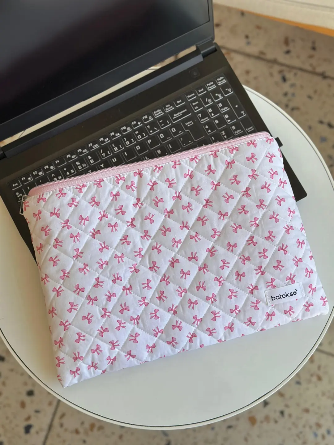 Batekso Mini Kurdele Desenli Laptop - Tablet Çantası 13-14 Inç Çok renkli