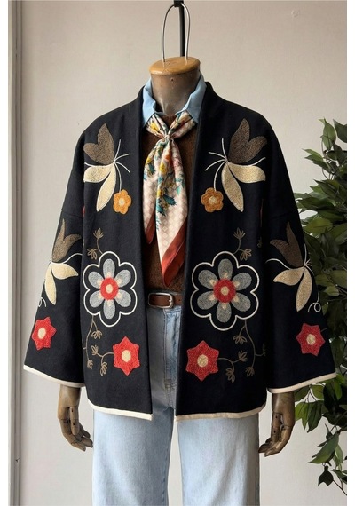 Femelle Siyah Nakış İşlemeli Vintage Kaşe Ceket