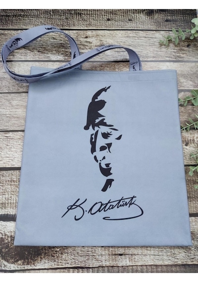 Kemal Atatürk Portre İmzalı Desenli Baskılı Kumaş Çanta Omuz Askılı Bez Çanta Renkli Çok Renkli