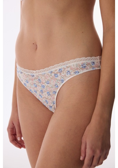 Penti Kırık Beyaz Easy Lace Dantel Desenli V Model Slip Külot