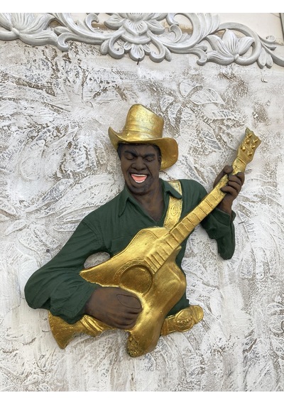 Gitar Çalan Adam Müzisyen, Haki