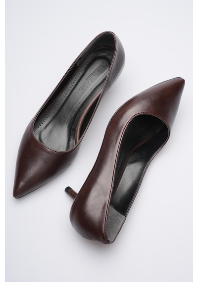 Esatsani Kahverengi Deri Sivri Burun Alçak Topuk 4 Cm Stiletto Dores Kadın Ayakkabı Kahverengi Deri Esatsani Kahverengi Deri Sivri Burun Alçak Topuk 4 Cm Stiletto Dores Kadın Ayakkabı Kahverengi Deri