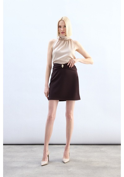 Sateen Bel Aksesuarlı Mini Etek - Kahve-136788 Kahve