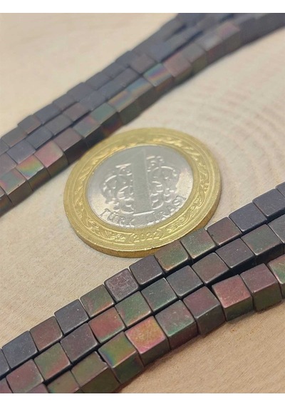 Hematit Taşı Küp Şekilli 4mm Dizi 49672