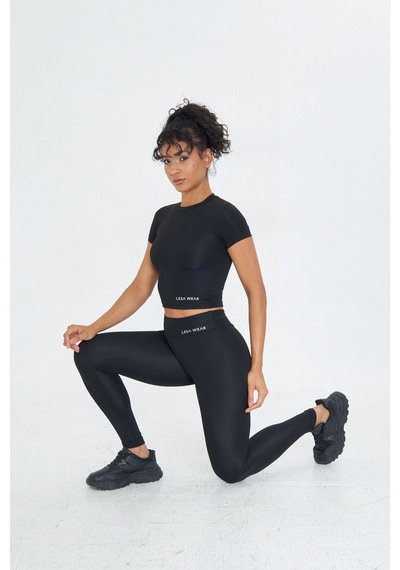 Lesa Wear Soft Touch Bedene Oturan Spor Crop T-shirt Short Fitted Siyah