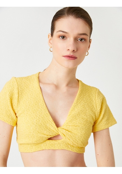 Koton Crop Atlet Pencere Detaylı Kısa Kollu V Yaka Sarı 2sak10034pk 2SAK10034PK167