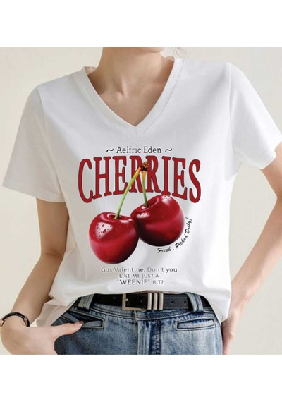 Noıssey Beyaz V Yaka Red Cherry Baskılı Oversize Beyaz