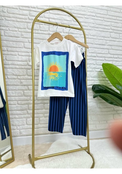 Lolliboomkids Unisex Çocuk Sunrise Postcard Summer Baskılı Krem Tişört Ve Mavi Çizgili Pantolon Takım Ekru Mavi Ekru - Mavi Lolliboomkids Unisex Çocuk Sunrise Postcard Summer Baskılı Krem Tişört Ve Mavi Çizgili Pantolon Takım Ekru Mavi Ekru - Mavi