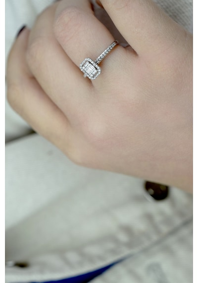 Modern Tasarım 0.32 Ct Baget Kare Tektaş Yüzük