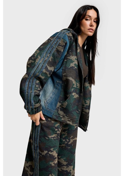 Kadın Kamuflaj Denim Karışımlı Bol Kesim Kapüşonlu Özel Tasarım Mont Ceket Kamufulaj