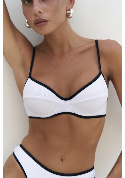 Mai Collection Mai Studios Co. Laili Kontrast Şerit Detaylı Beyaz Bikini Üstü Beyaz