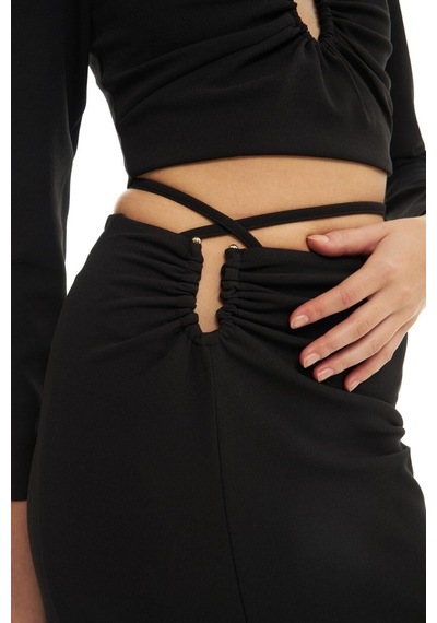 Fashion Cocktail Toka Aksesarlı Uzun Kol Crop Yırtmaçlı Beli Bağlama Midi Etek Takım Siyah Siyah Fashion Cocktail Toka Aksesarlı Uzun Kol Crop Yırtmaçlı Beli Bağlama Midi Etek Takım Siyah Siyah