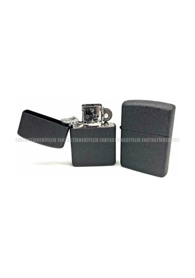 Sade Yüzey Siyah Renk Baskısız Kapaklı Zippo Benzinli Çakmak