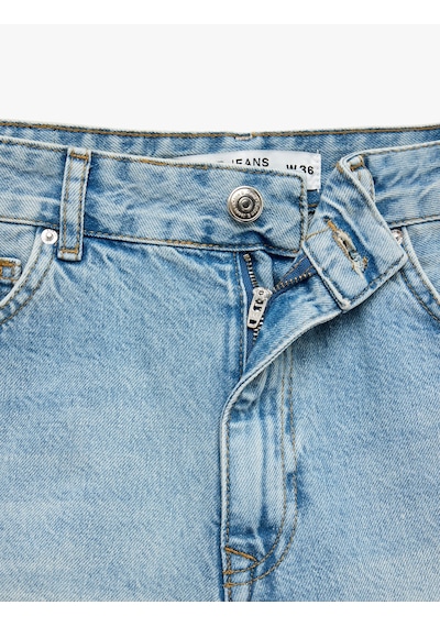 Koton Taş Detaylı Pamuklu Düğmeli Cepli Mini Denim Şort Açık İndigo 6sal40048md Koton Taş Detaylı Pamuklu Düğmeli Cepli Mini Denim Şort Açık İndigo 6sal40048md
