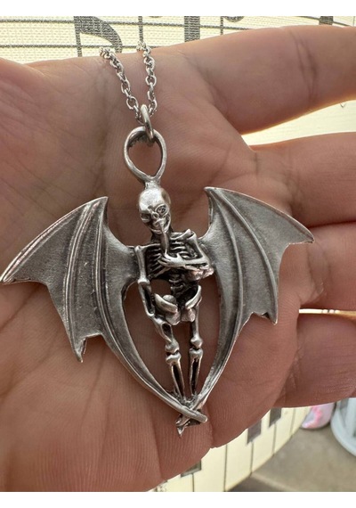 Gothic Kanatlı İskelet Figürlü Unisex Kolye 60 Cm Zincirli, Gotik Ve Karizmatik Tasarım Çok renkli