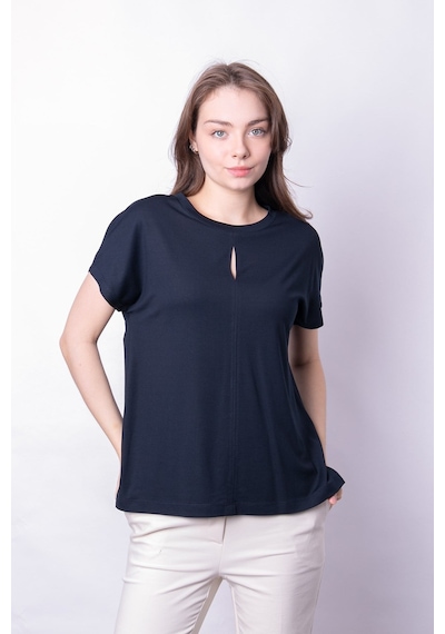 Kadın İpeksi Yumuşak Kumaş Geniş Sıfır Yaka Önü Pencereli Yanları Yırtmaçlı Tshirt Bluz-koyu Lacivert K.lacivert Kadın İpeksi Yumuşak Kumaş Geniş Sıfır Yaka Önü Pencereli Yanları Yırtmaçlı Tshirt Bluz-koyu Lacivert K.lacivert