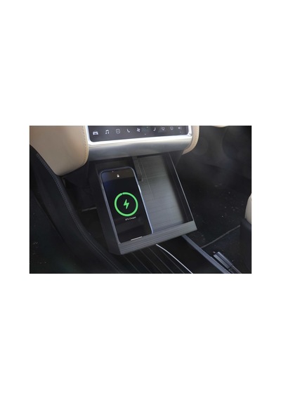 Tesla Model S Telefon Şarj Yuvası