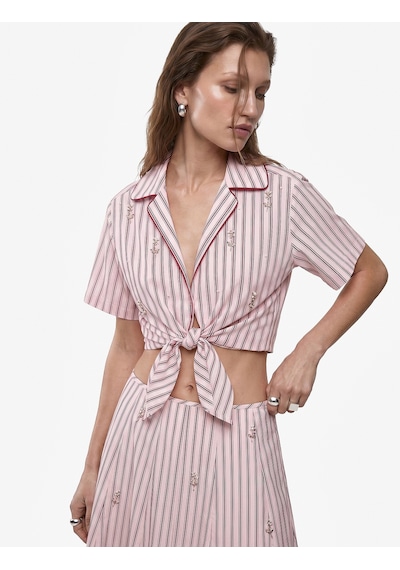 Koton Koton X Melis Ağazat - Kısa Kollu Önden Bağlamalı Taş İşlemeli Çizgili Crop Gömlek Pınk Strıpe 6sak60388pw Pembe Çizgili Koton Koton X Melis Ağazat - Kısa Kollu Önden Bağlamalı Taş İşlemeli Çizgili Crop Gömlek Pınk Strıpe 6sak60388pw Pembe Çizgili