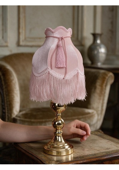 Pudra Pembe Kadife Kaplı Püsküllü Başlık Gold Metal Ayaklı Prenses Model Abajur 60x28cm