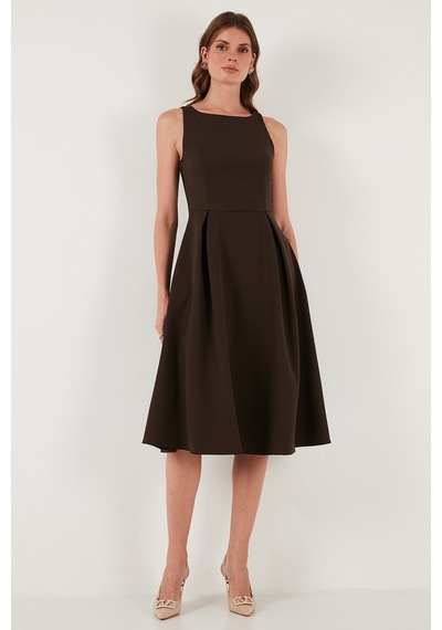Lela Regular Fit Bisiklet Yaka Cepli Pileli Midi Boy Bayan Elbise 6111963 Kahve