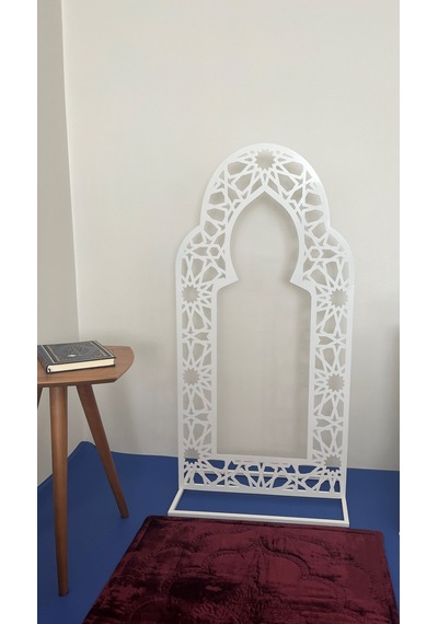 Ayaklı Metal Mihrab İslami Motifli Namaz Köşesi Mescit Dekorasyon