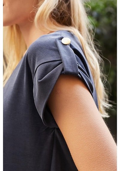 Jument Kadın Modal İpeksi Likralı Kumaş V Yaka Duble Kollu Apoletli Yanları Yırtmaçlı T-shirt Bluz-lacivert Lacivert Jument Kadın Modal İpeksi Likralı Kumaş V Yaka Duble Kollu Apoletli Yanları Yırtmaçlı T-shirt Bluz-lacivert Lacivert