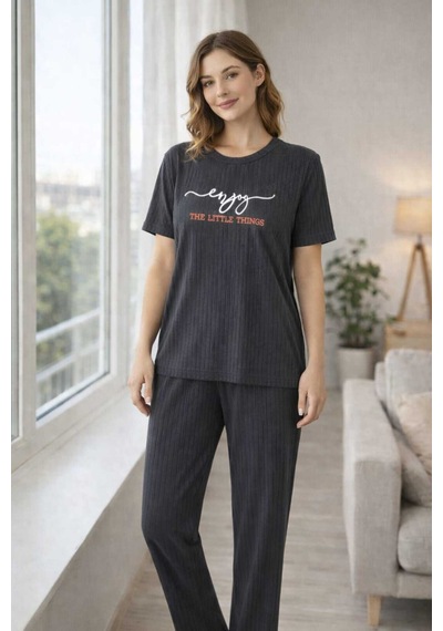 Kadın %100 Pamuk Pijama Takımı Raporlu Kumaş Rahat Kalıp Yazlık Ev Giyim Siyah