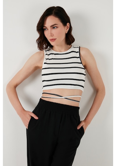 Lela Çizgili Slim Fit Bağlama Detaylı Bayan Crop 5865715 Beyaz-Siyah